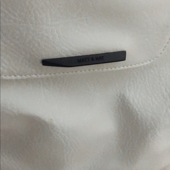 EUC Matt & Nat white leather purse - Picture 2 of 6